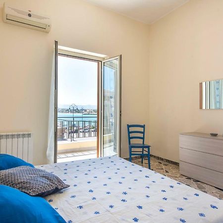 Casetta Vista Mare In Piazza A Mondello Палермо Екстериор снимка