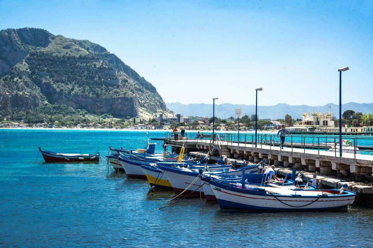 Casetta Vista Mare In Piazza A Mondello Палермо Екстериор снимка