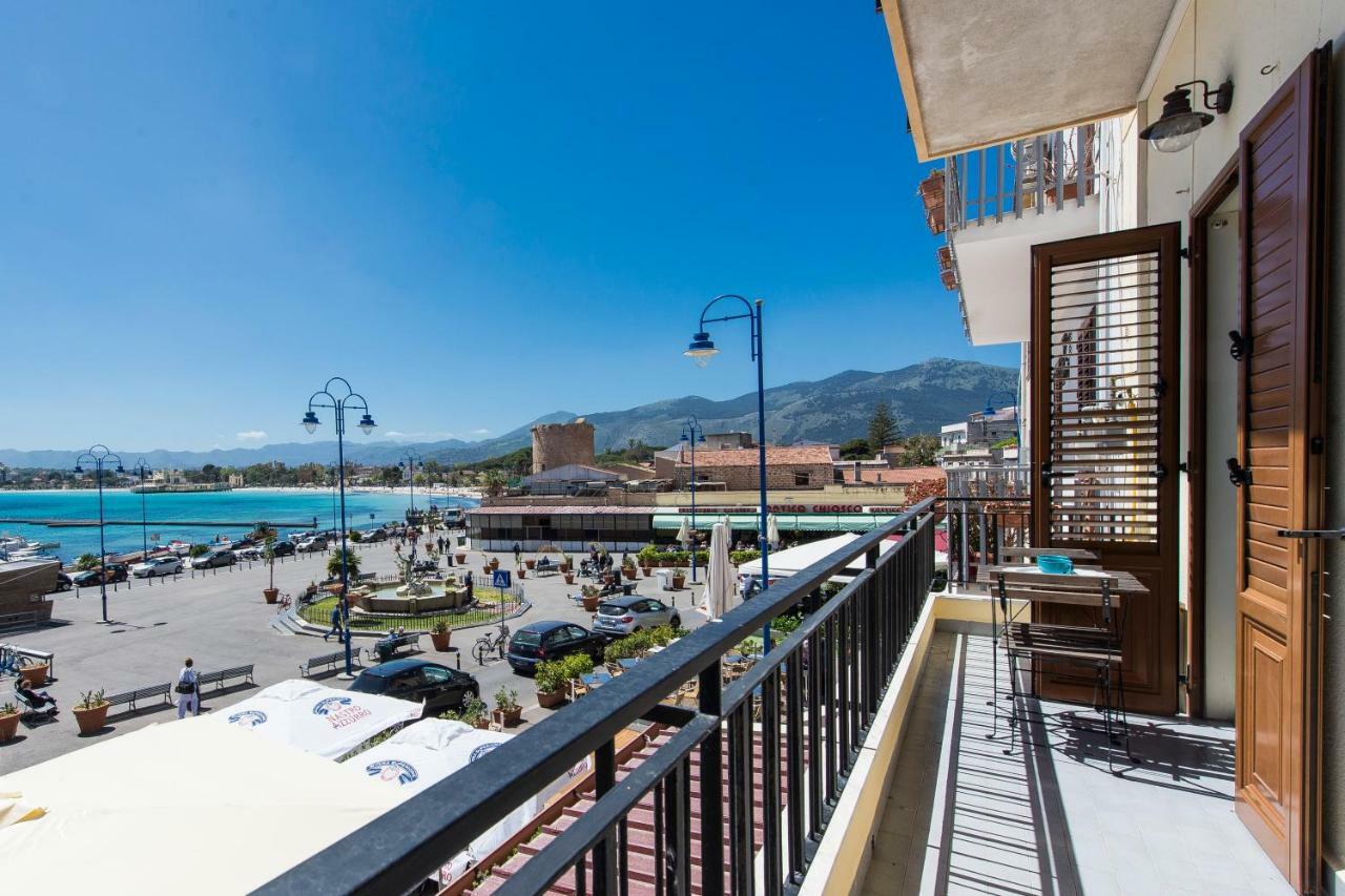 Casetta Vista Mare In Piazza A Mondello Палермо Екстериор снимка