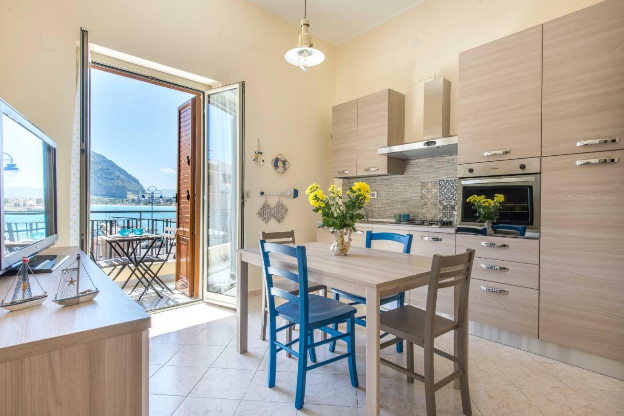 Casetta Vista Mare In Piazza A Mondello Палермо Екстериор снимка
